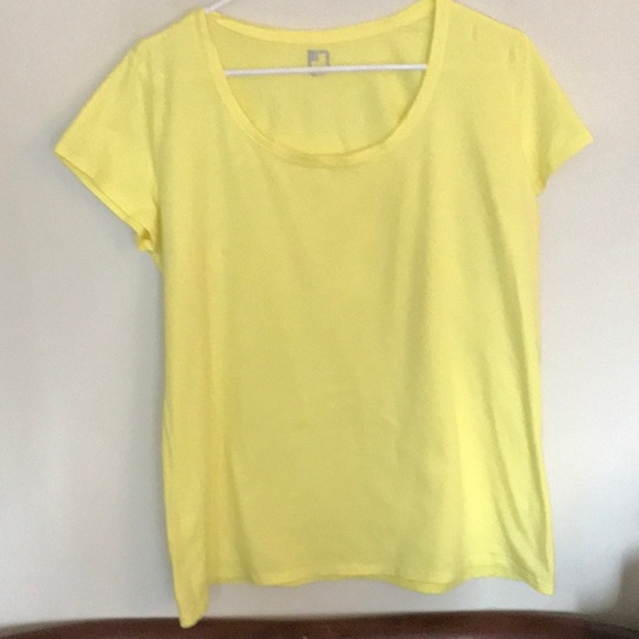 Another yellow tee!   From JCP! NWOT! - Picture 1 of 4